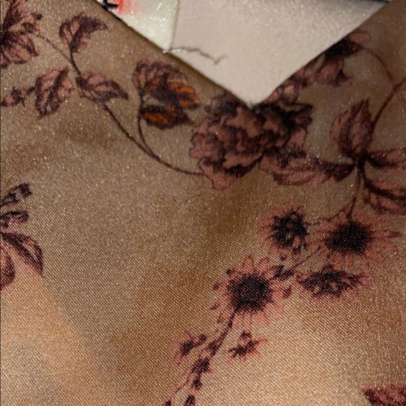 L’AGENCE Camisole$350 to $50 check details - Picture 6 of 17